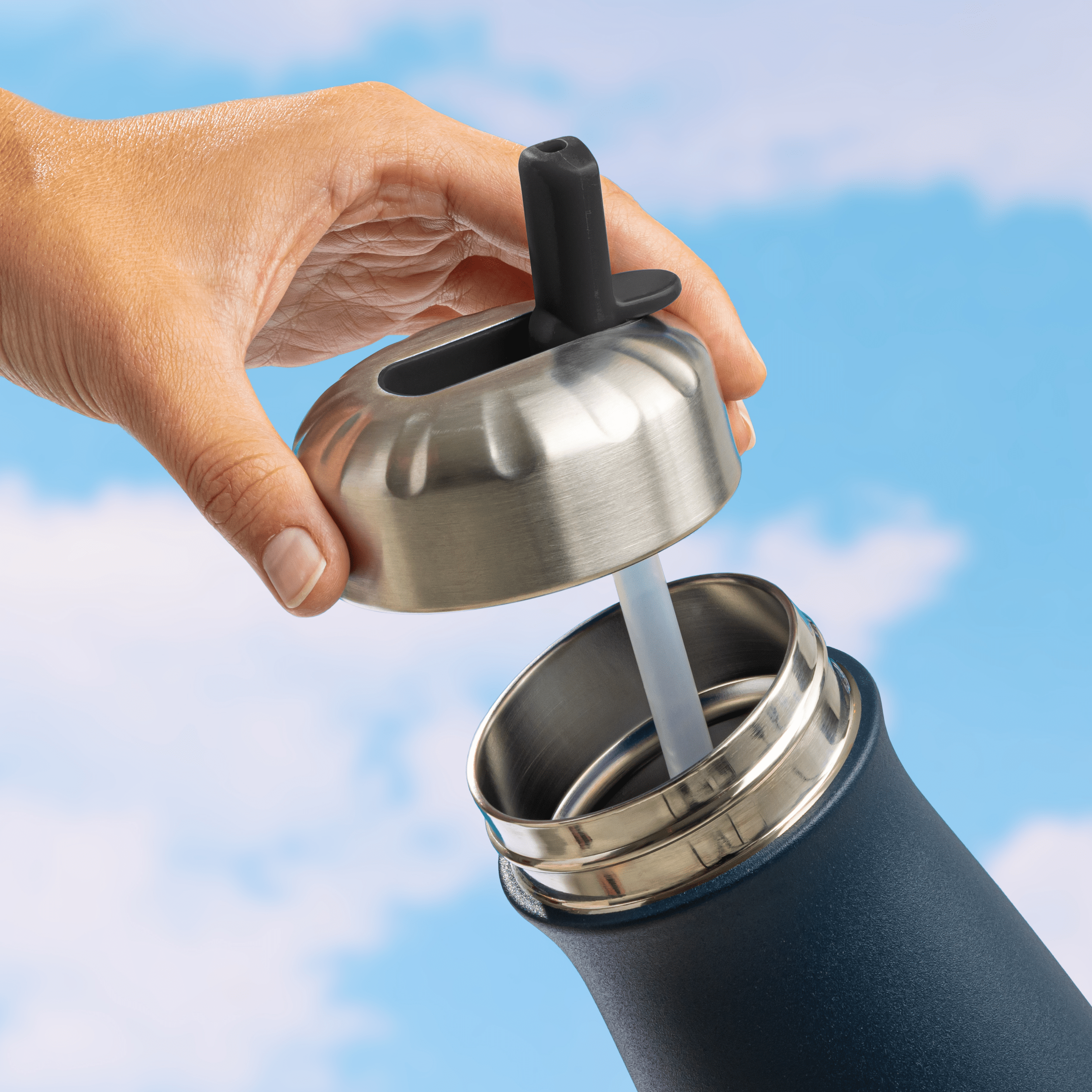 S'well Traveler Flip Straw Lid - Thumbnail 4